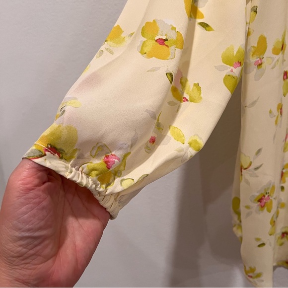 CABI Go-To Blouse Yellow Pink Floral V-Neck Sz S preppy office academia bright - Picture 5 of 9